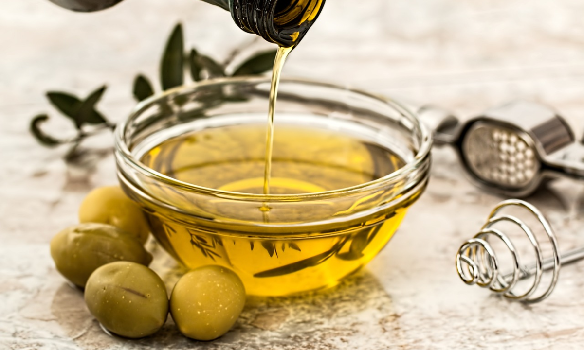 How to use olive oil for face whitening? Secrets Revealed