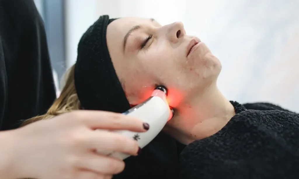 How much does laser blackhead removal cost in India? Top 3 Fcators