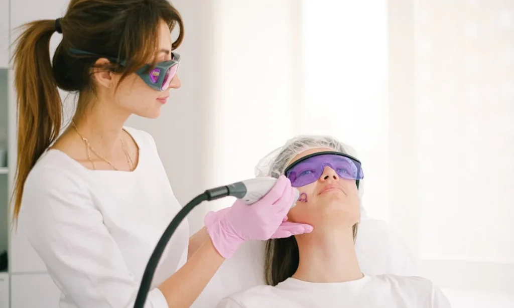 Blackhead Removal Cost in the US: 6 Popular Methods in 2025