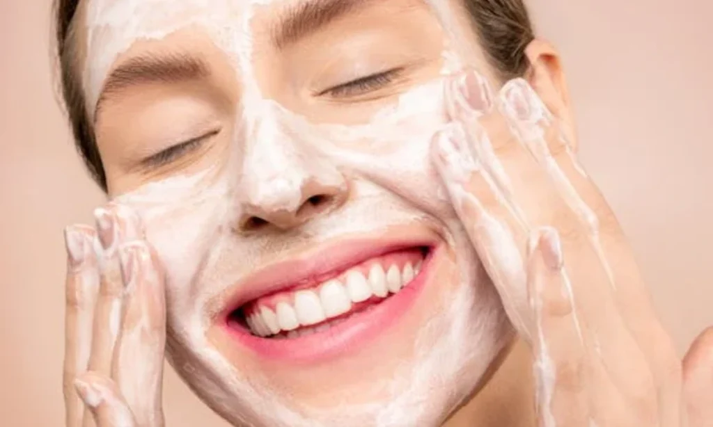 How Do You Get Rid of an Oily Face? 9 Quick Fixes That Work